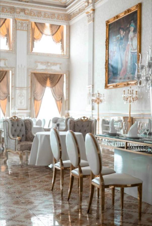 Hotel Grand Aristocrate Dubovtsy Exterior photo