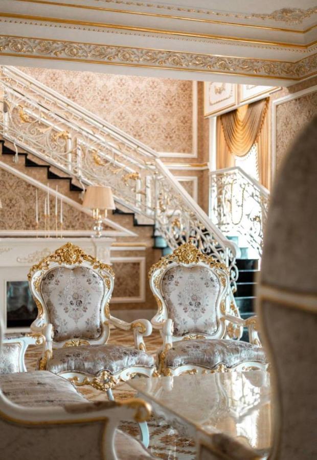 Hotel Grand Aristocrate Dubovtsy Exterior photo